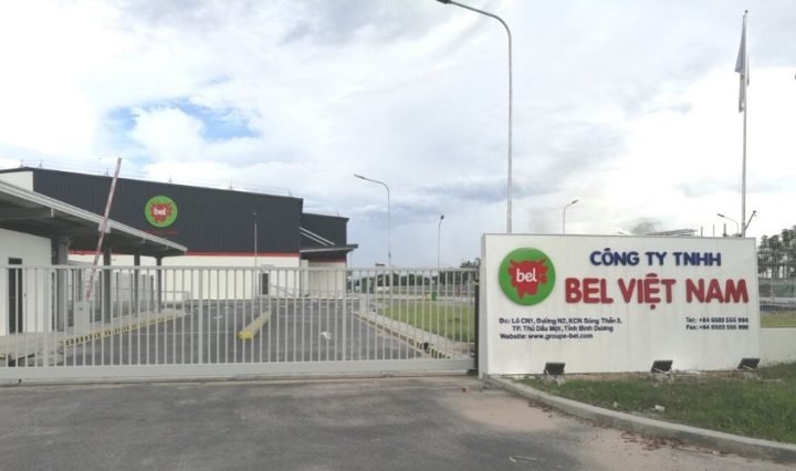 Phô mai Belcube với bao bì đặc trưng từ thương hiệu Groupe Bel