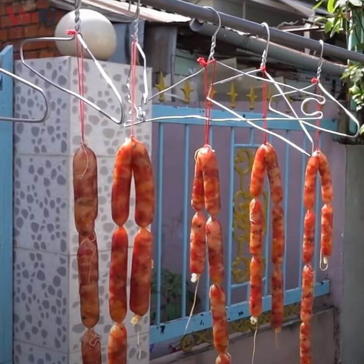 Phơi lạp xưởng trong nắng lớn 3 ngày