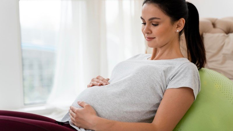 Phụ nữ mang thai, sau sinh không nên ăn bún mọc thường xuyên