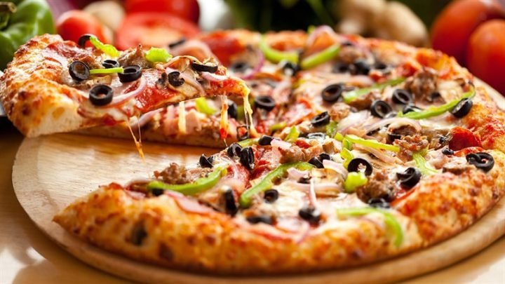 Pizza phô mai truyền thống