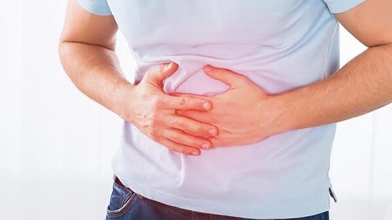 Quả quýt với lá xanh, nhắc nhở về những người cần thận trọng khi ăn.