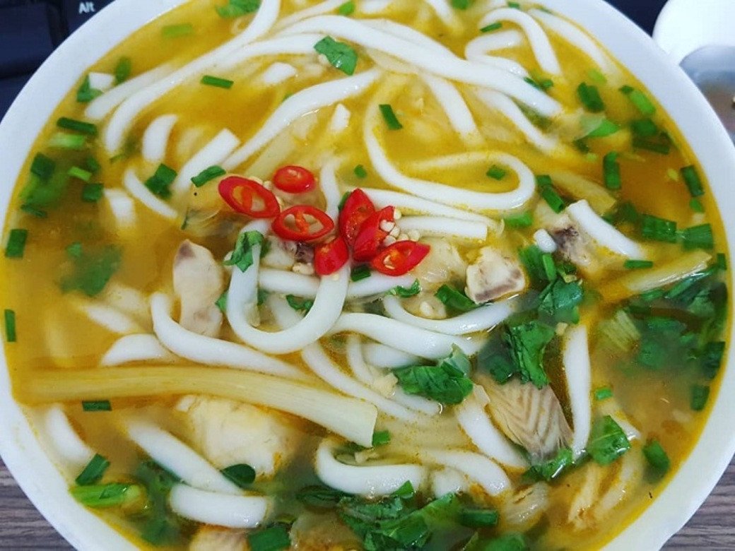 Quán Bánh Canh Đào là điểm đến yêu thích của giới trẻ và sinh viên