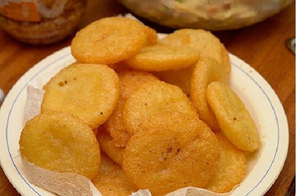 Quy trình nhào bột nếp để làm bánh chiên