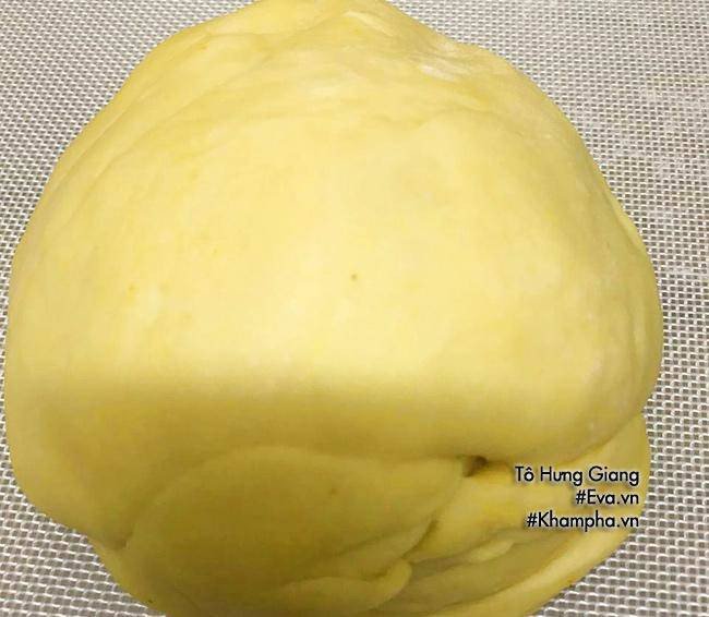Quy trình nhồi và ủ bột mì để tạo vỏ bánh gối mềm dẻo