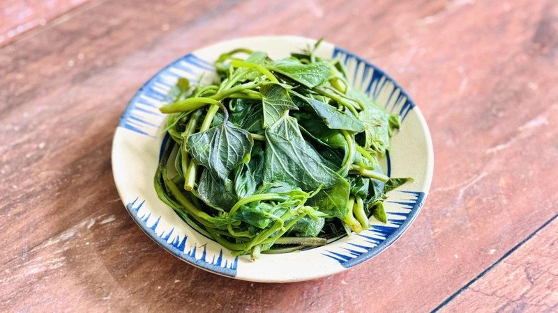 Rau lang luộc giúp thanh nhiệt giải độc