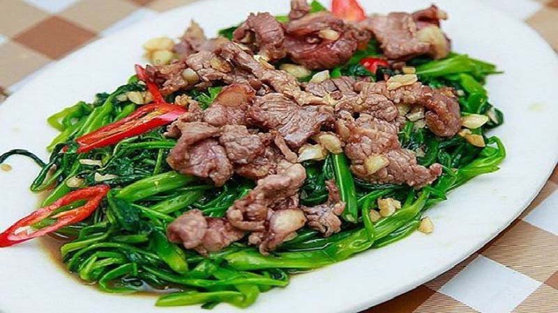 Rau muống xào thịt bò đậm đà, giàu dinh dưỡng