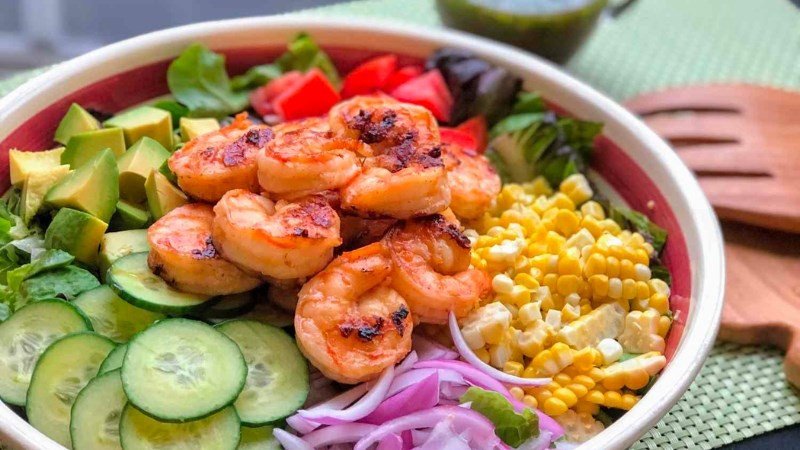 Salad tôm tươi ngon, cung cấp đầy đủ dưỡng chất và ít calo