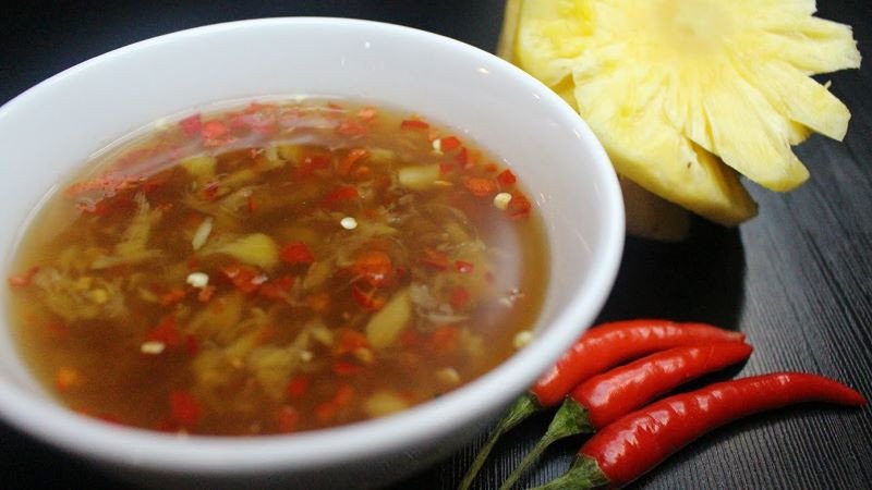 Sản phẩm nước mắm chay dùng để pha nước chấm bánh ướt thanh đạm