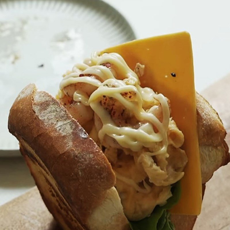 Sandwich trứng kẹp tôm kiểu Hàn
