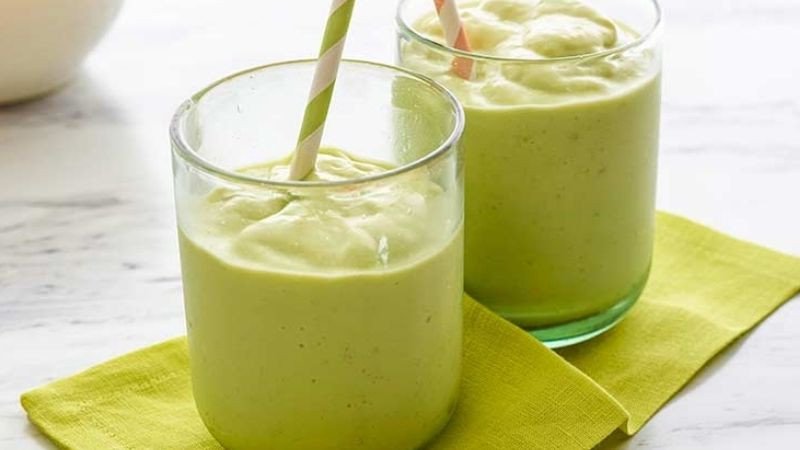 sinh tố bơ sữa chua thanh mát hỗ trợ tiêu hóa