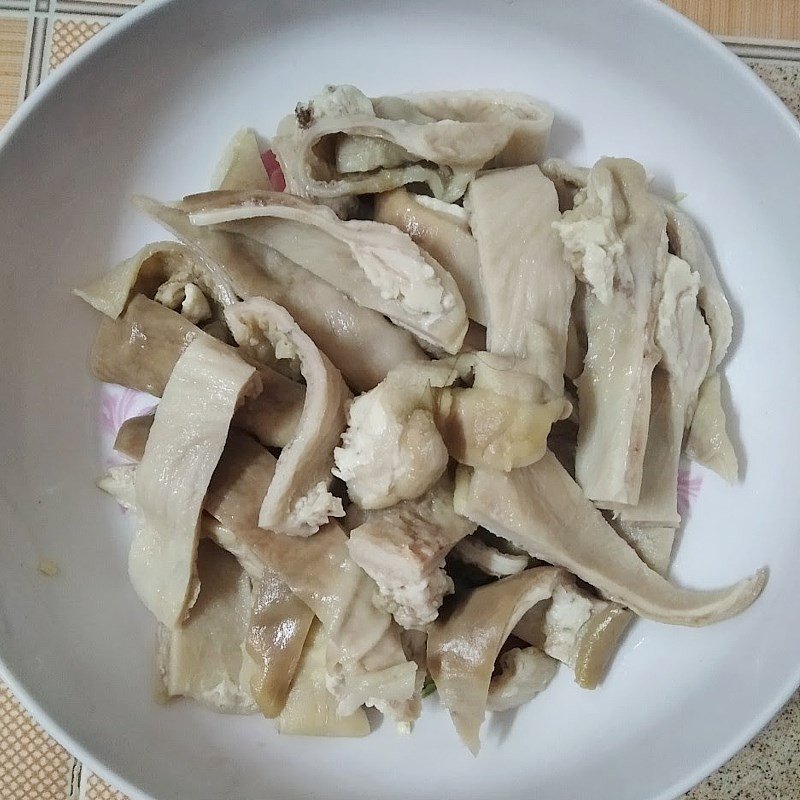 Sơ chế bao tử nấu tiêu không hôi