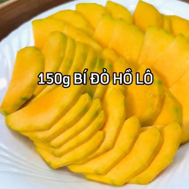 Sơ chế bí đỏ hồ lô để làm bánh chiên