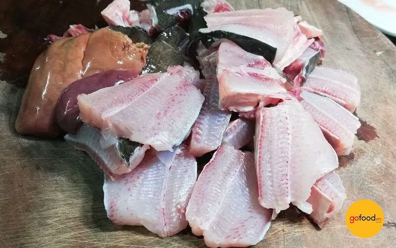 Sơ chế cá đuối để nấu lẩu