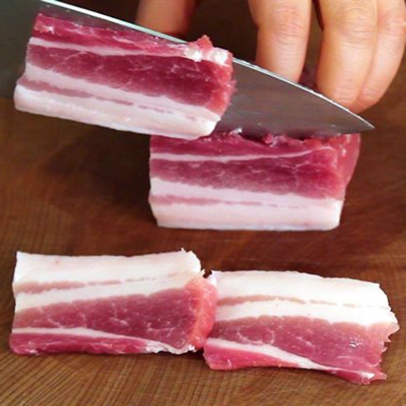 Sơ chế chuối xanh cho món canh chuối đậu