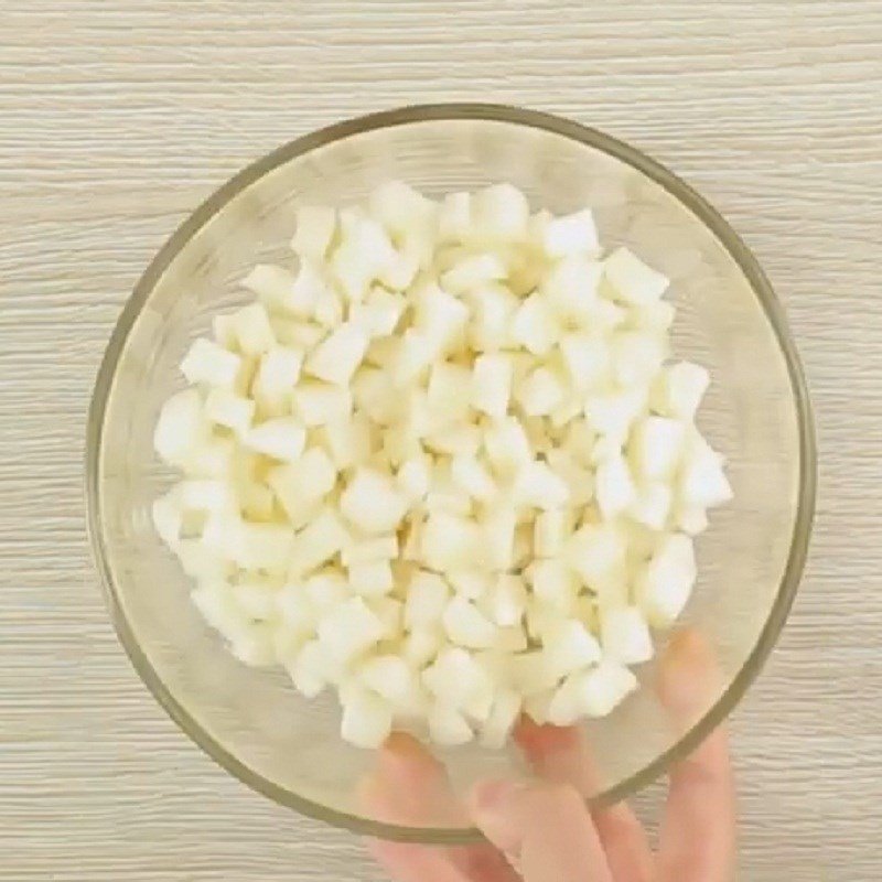 Sơ chế hạt đác và củ năng để làm chè hạt đác dâu tây