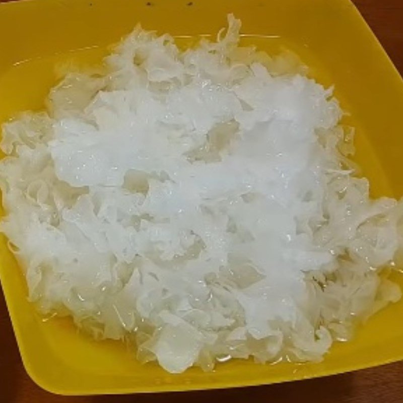 Sơ chế hạt sen lấy tâm sen