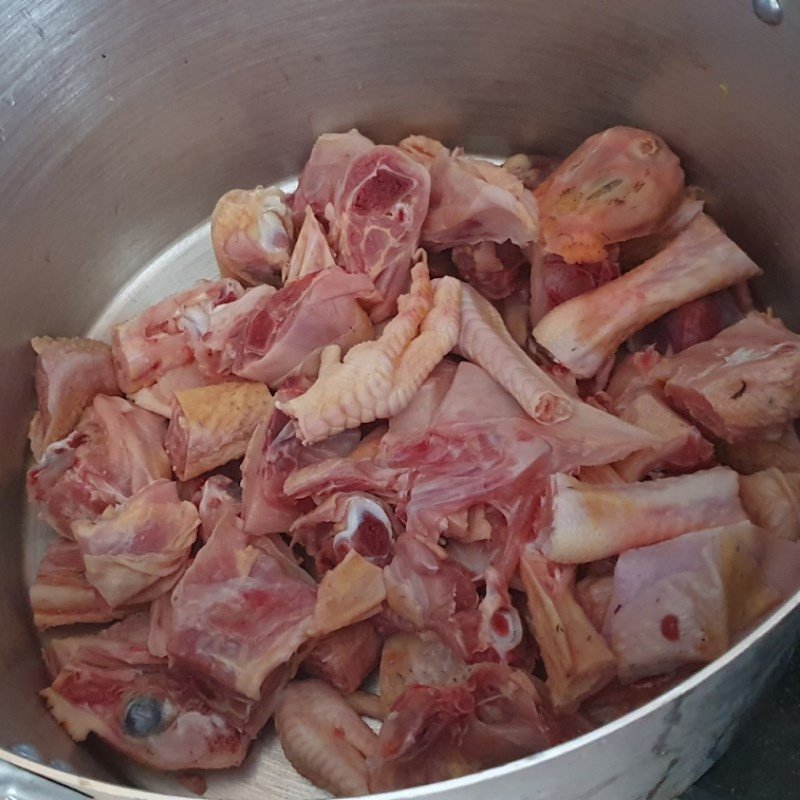 sơ chế măng chua cho món lẩu gà lá é