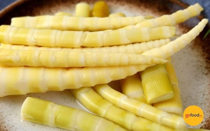 Sơ chế măng trúc tươi giòn để xào thịt bò
