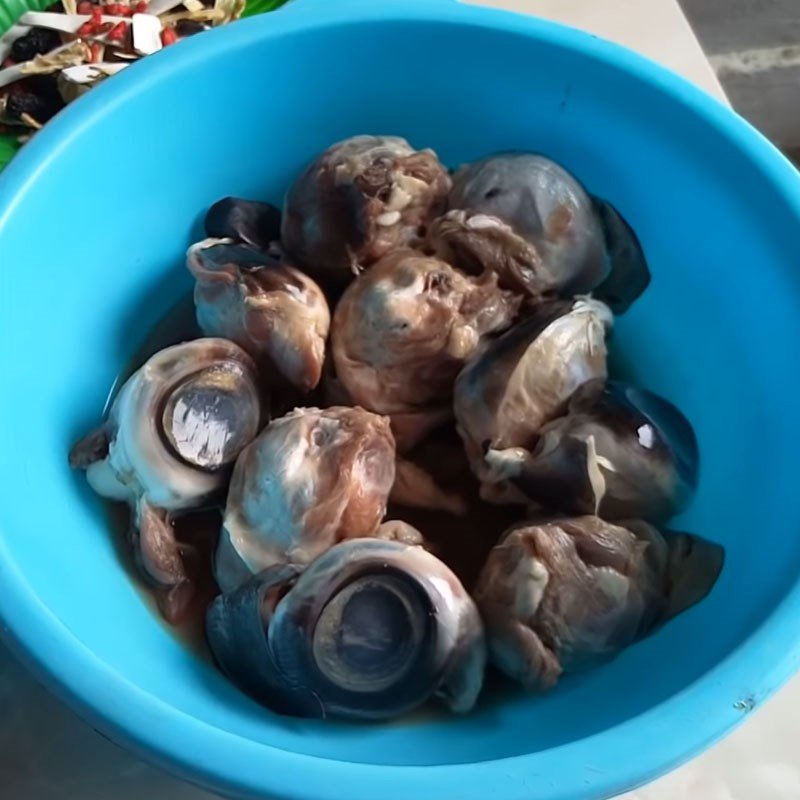 Sơ chế mắt cá ngừ đại dương