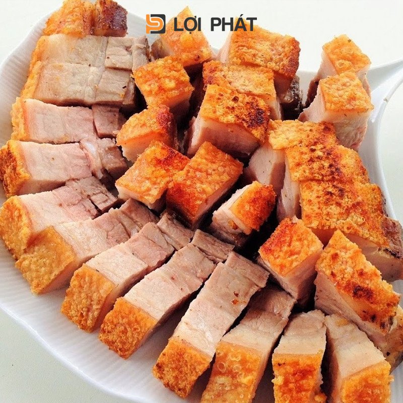 Sơ chế nguyên liệu cho món bún nước lèo