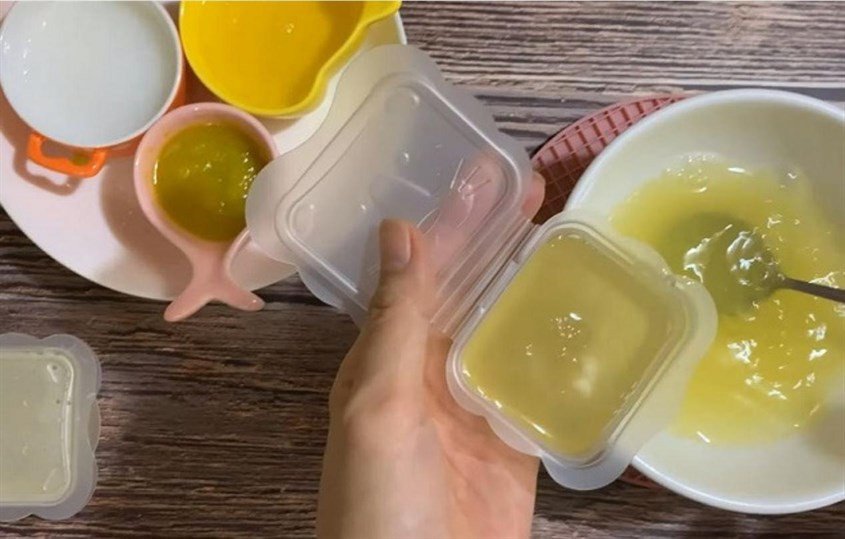 Sơ chế rau củ để nấu bột HiPP cho bé ăn dặm