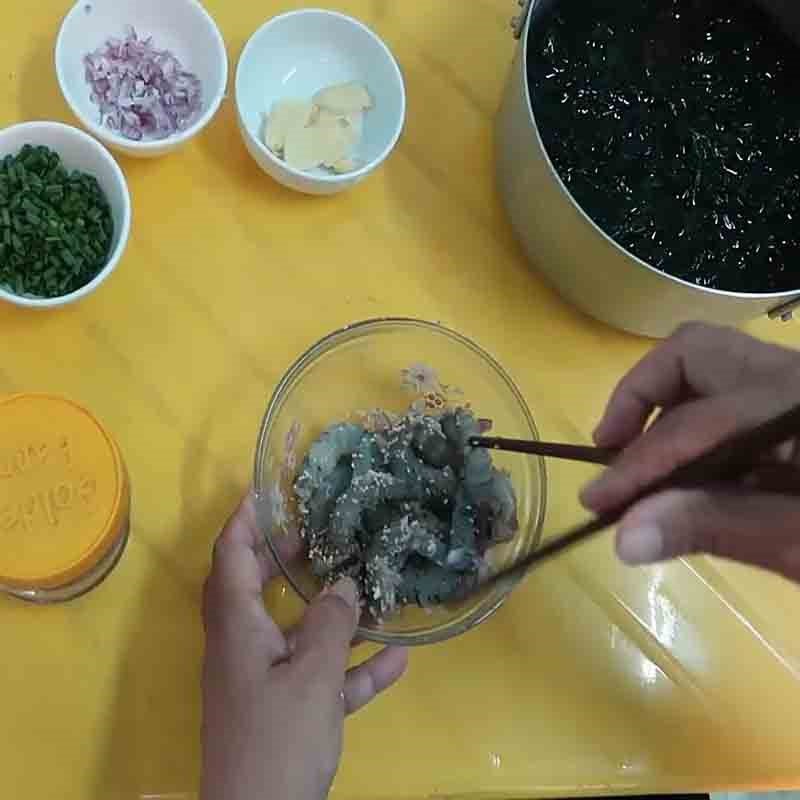 Sơ chế tôm tươi cho món canh
