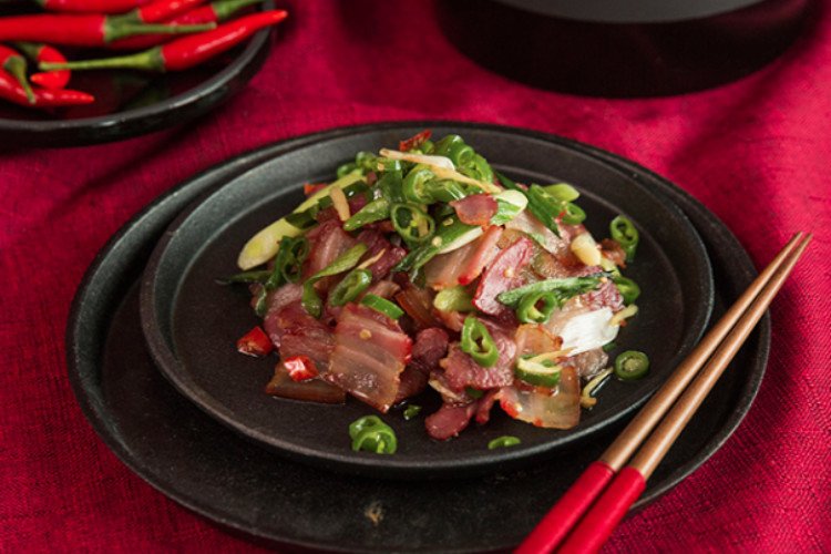 Sơ chế và tẩm ướp thịt cho món hun khói