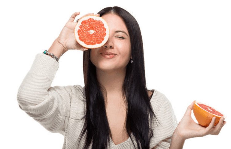 sơ chế vỏ bưởi tươi trước khi nấu nước gội đầu