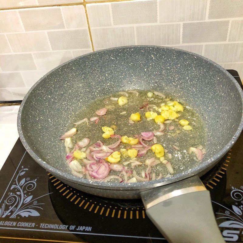 Sò lông tươi đã xào chín cho món cháo