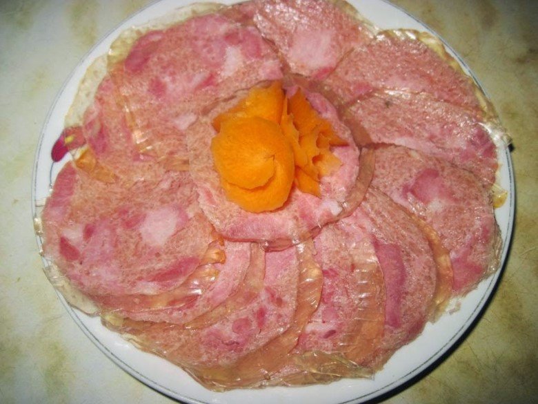 So sánh giò me và giò dăm bông