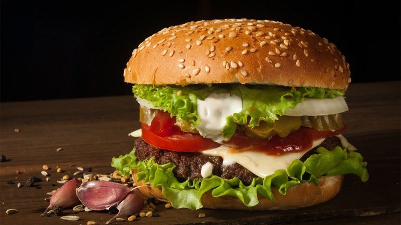 So sánh lượng calo trong các loại hamburger khác nhau