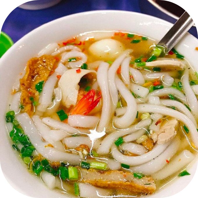 Sợi bánh canh bột gạo tươi ngon, mềm mại sẵn sàng cho món ăn