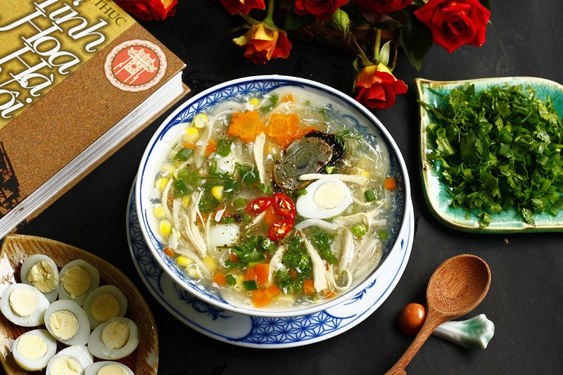 Súp gà ngô, một lựa chọn phổ biến cho bữa ăn nhẹ