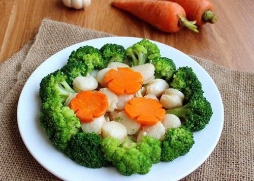 Súp lơ xanh luộc cung cấp crom và hỗ trợ giảm cân