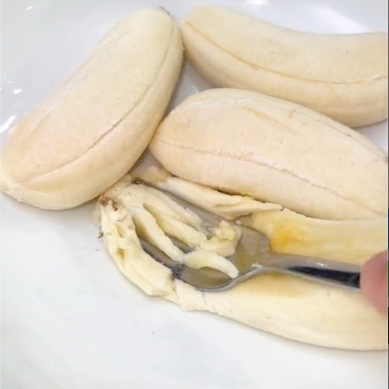 Tán nhuyễn chuối cho công thức bánh chuối bột mì hiện đại