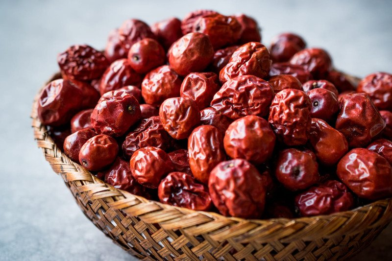 Táo đỏ khô được dùng trong trà và các món ăn bổ dưỡng