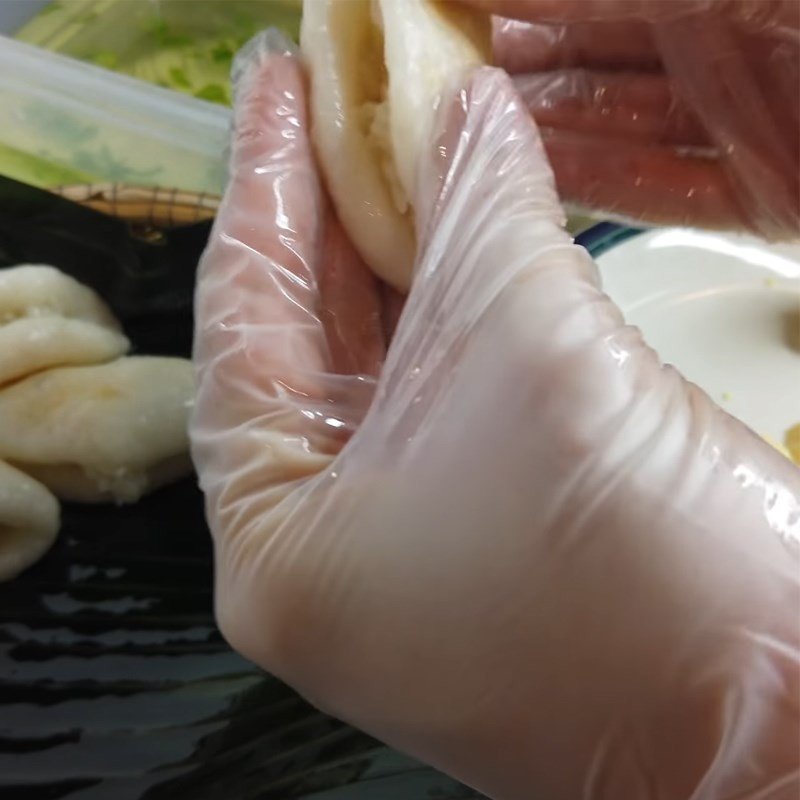 Tạo hình bánh dày giã tay với nhân đậu xanh