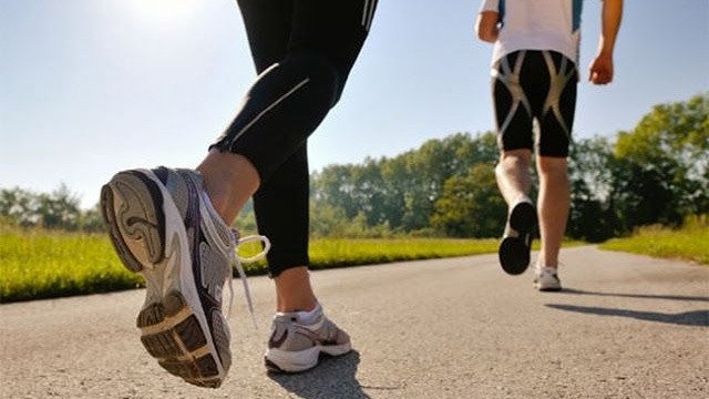 Tập luyện thể thao đều đặn để cân bằng năng lượng nạp vào