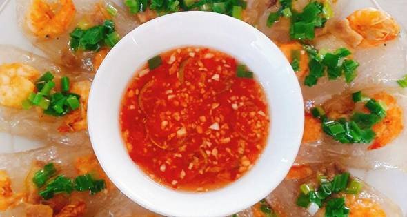 Thành phẩm bánh bột lọc nhân thịt không gói lá chuối hấp dẫn