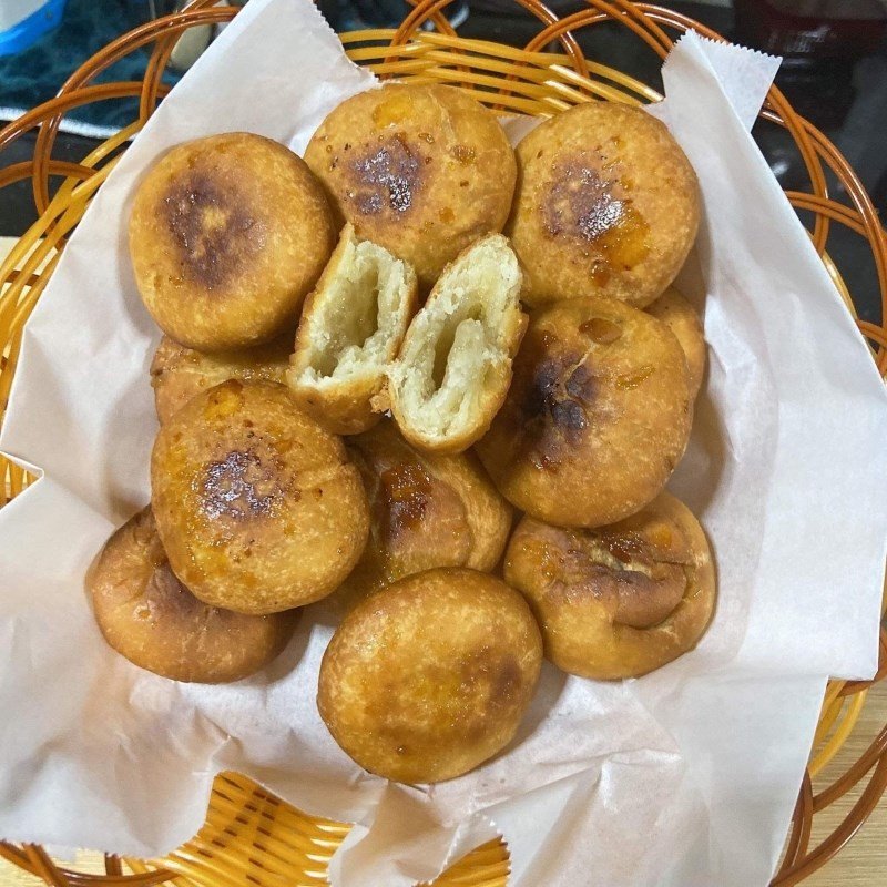 Thành phẩm bánh bột mì chiên nhân đường hấp dẫn