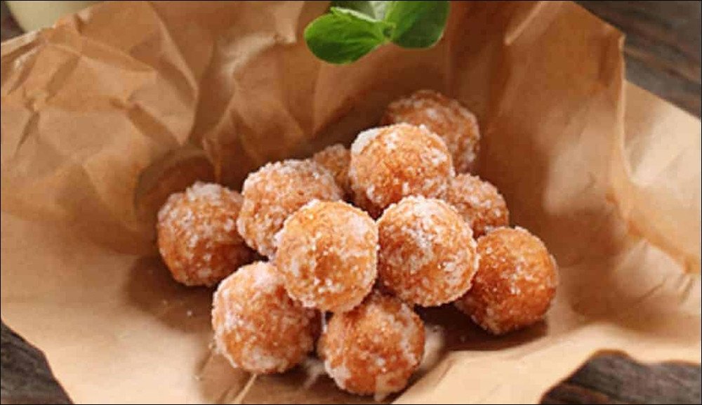 Thành phẩm bánh cà mặn cay giòn rụm với lớp đường gừng hấp dẫn