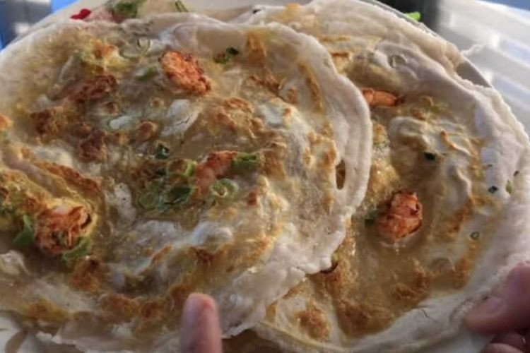 Thành phẩm bánh ép Huế dẻo thơm làm bằng chảo chống dính