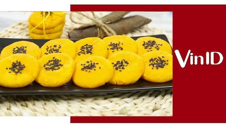 Thành phẩm bánh khoai lang nướng vàng ươm từ chảo