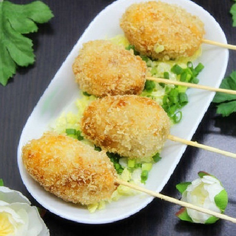 Thành phẩm bánh khoai môn chiên xù xiên que