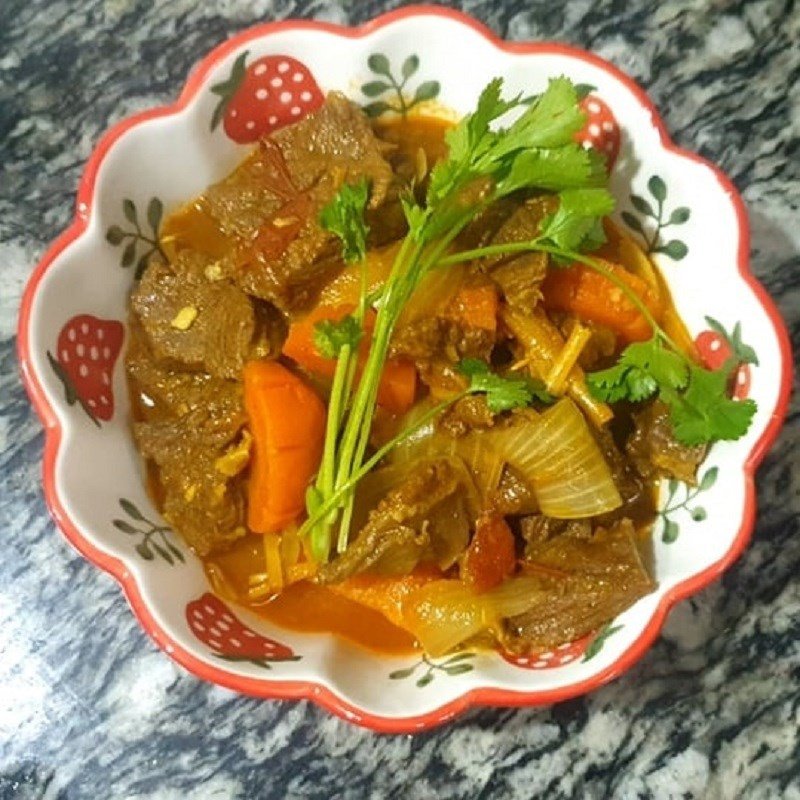 Thành phẩm bò kho cà rốt nóng hổi