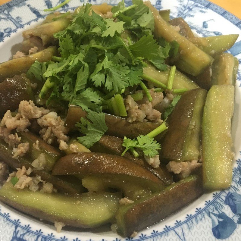 Thành phẩm cà tím xào thịt băm sau khi chế biến