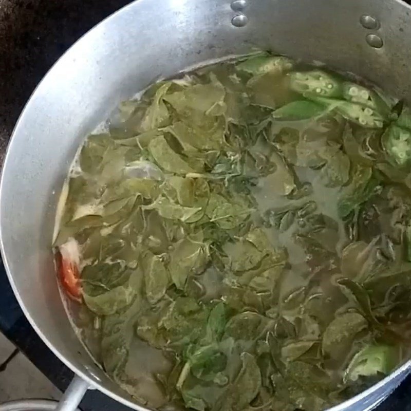 Thành phẩm canh chua cá dìa lá giang hấp dẫn