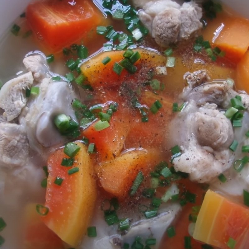 Thành phẩm canh đu đủ giò heo