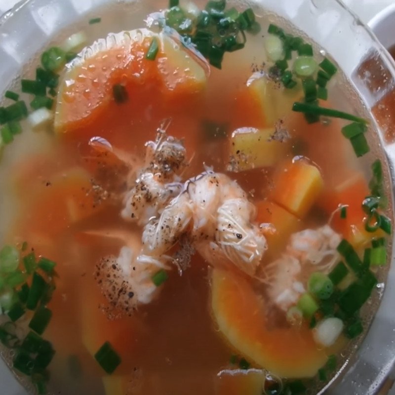Thành phẩm canh đu đủ nấu tôm