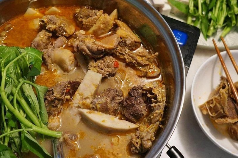 Thành phẩm chao vịt nhúng rau muống hấp dẫn